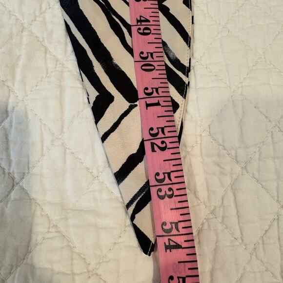 BEACH BUNNY Tie Front Crop Top Animal Print Sz L Summer Beachy Coastal Seductive - Picture 5 of 6